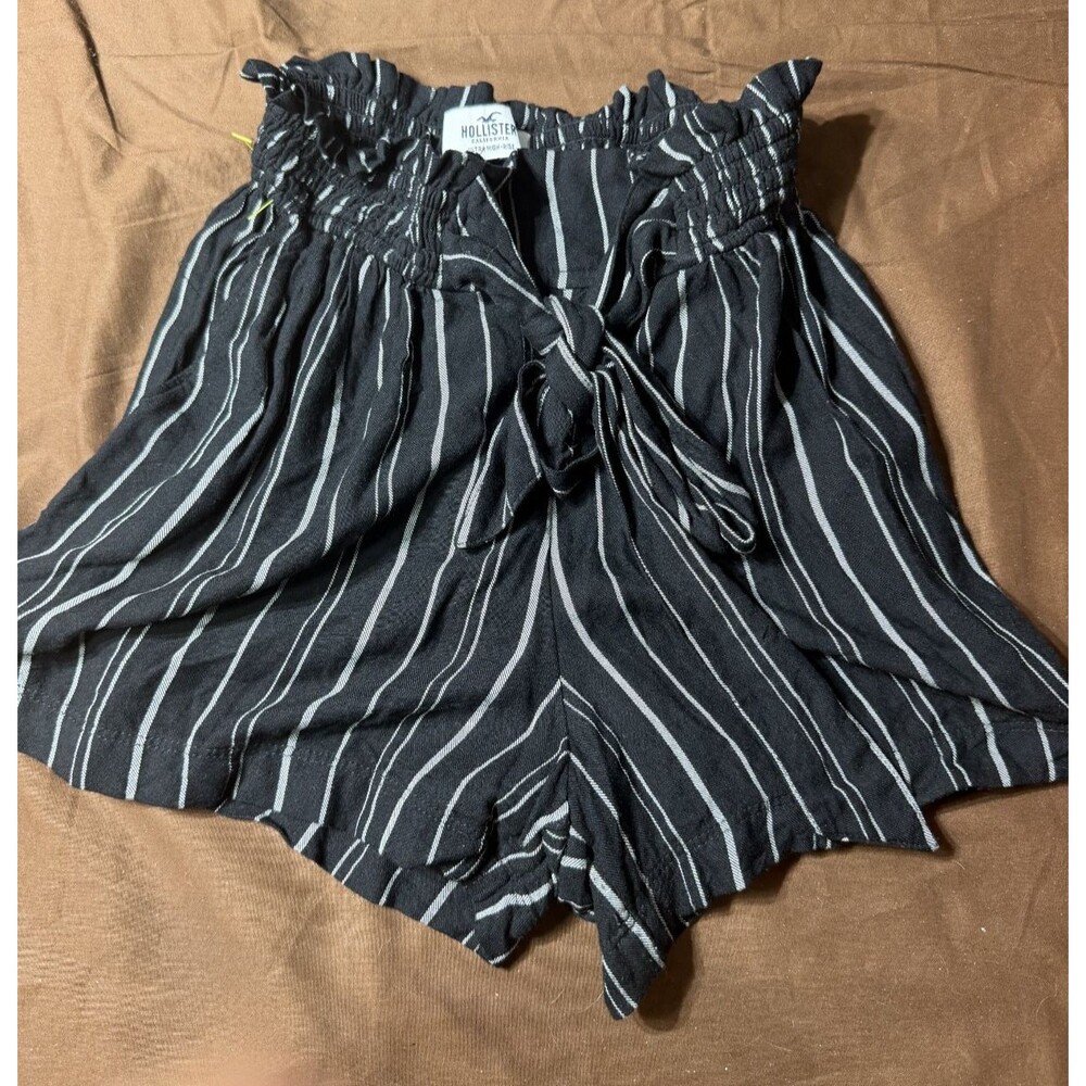 Hollister Women's Ultra High-Rise Striped Shorts Size Small Drawstring